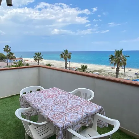 Apartment Mansarda Sul Mare Ardore Marina